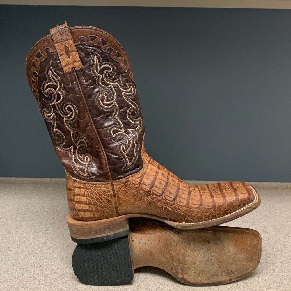 Men’s 10D Cavender's Brown and Saddle Caiman Belly Wide Square Toe Exotic boots